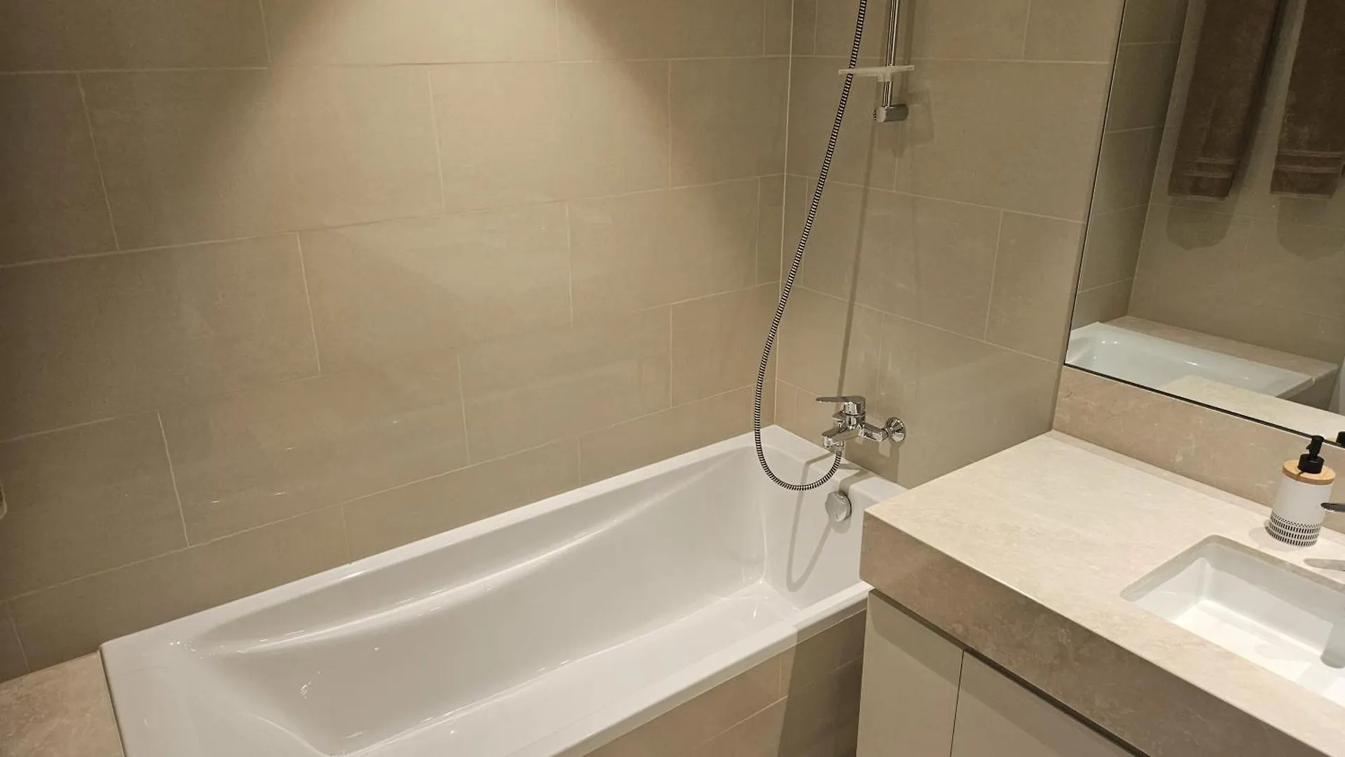 Mh - Act One Act Two - 2Bhk - Ref2202 Villa Dubai